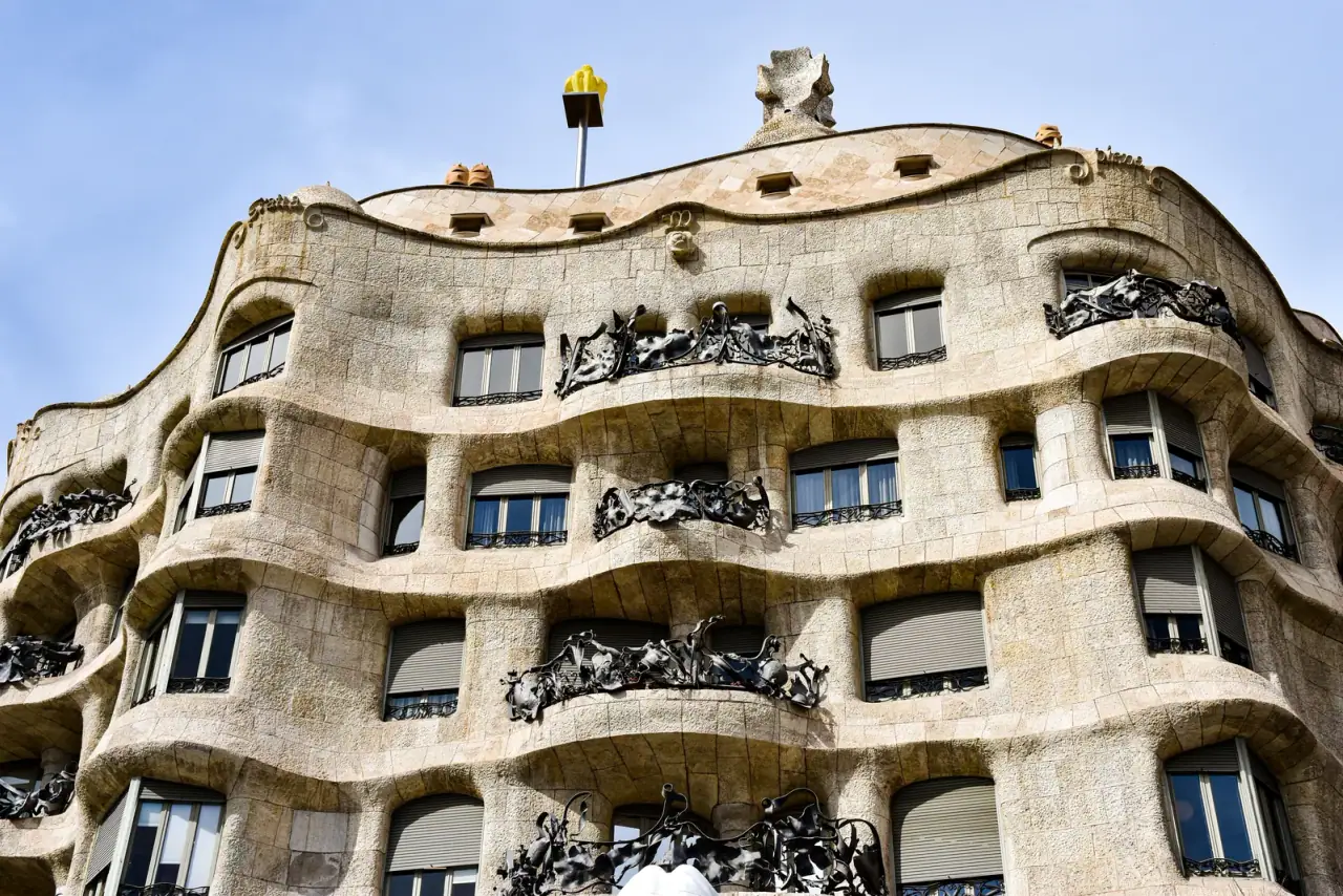 A Casa Milà, más néven La Pedrera