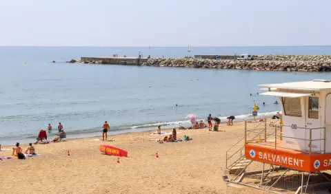 A Barceloneta strandja és a tenger
