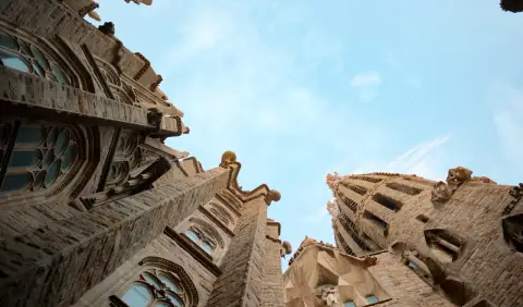 A Sagrada Família homlokzata Barcelonában